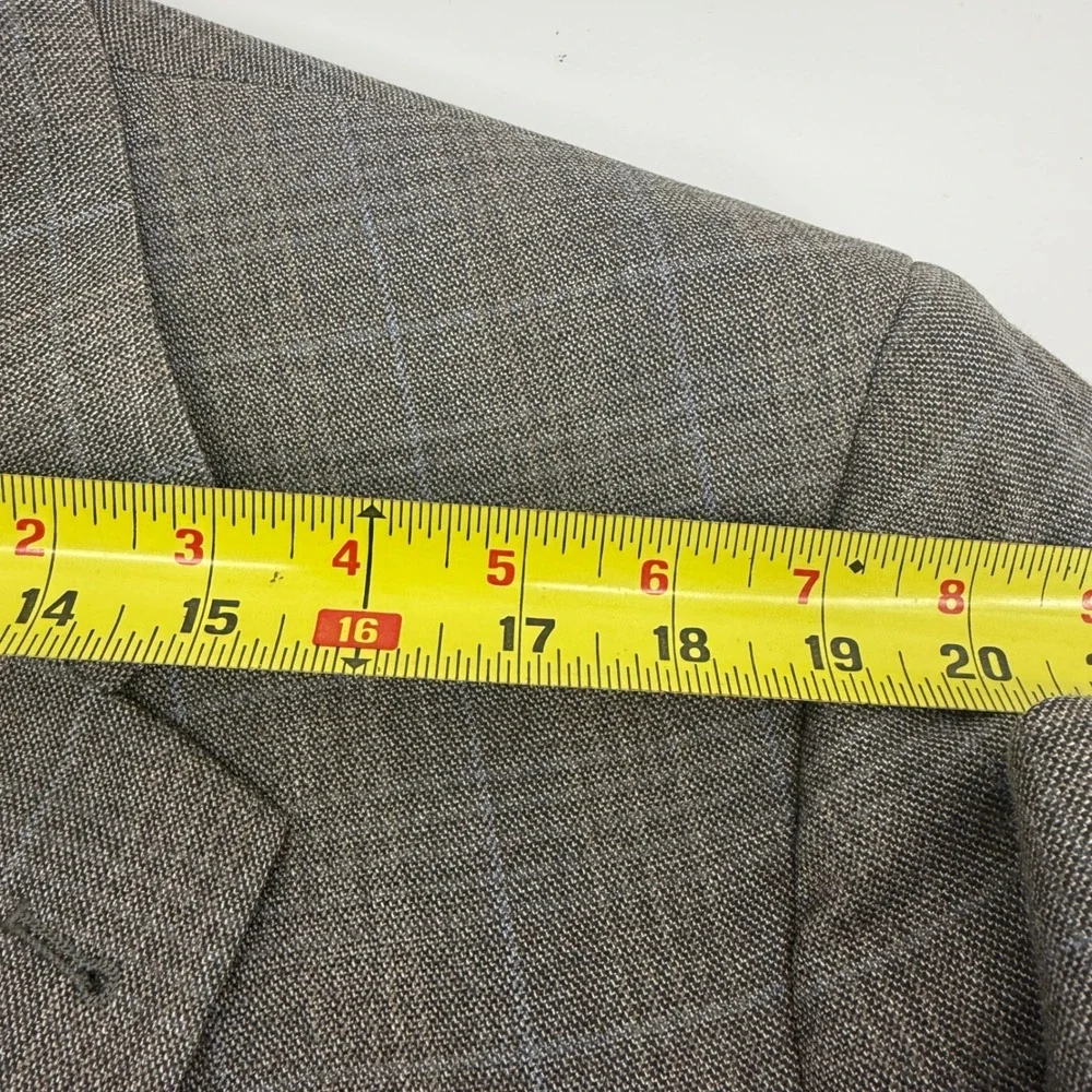 Jos A Bank Signature Collection Blazer Mens 46R Gray Silk Wool Plaid Sport Coat